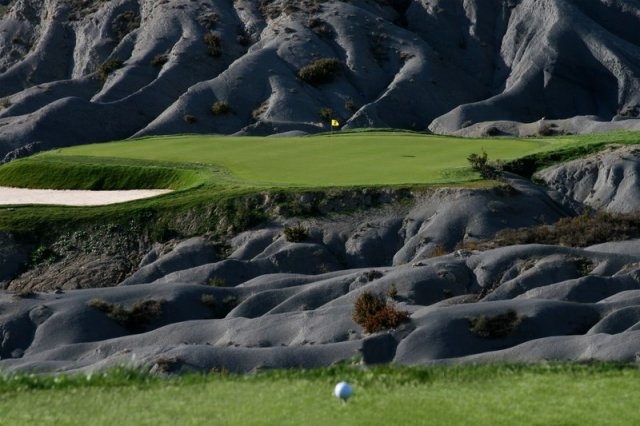 Golf course 